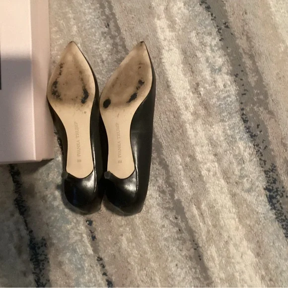 Ivanka Trump Classic Black Heels - Picture 4 of 5